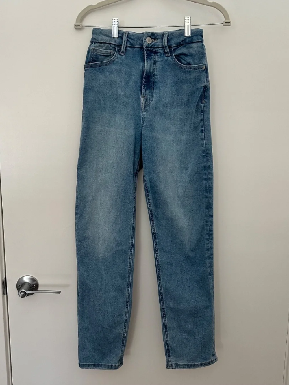 Forever 21 Curvy Straight Jeans 28